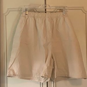 Khakis shorts with pockets and elastic band